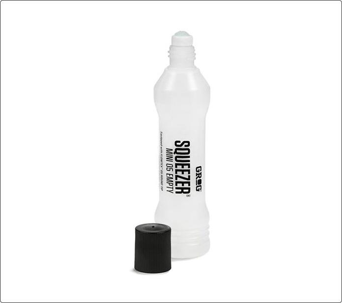 Rotulador Grog Squeezer Mini 05 vacío, blanco translúcido con tapón negro desenroscado